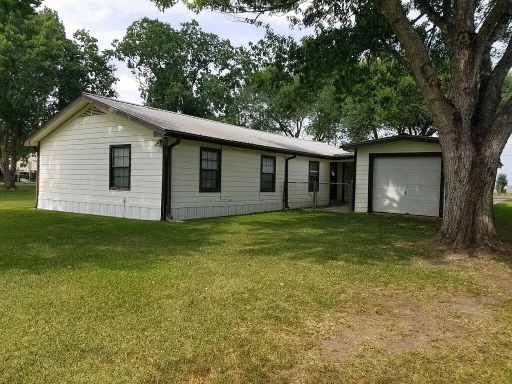 2 bed, 1350 sqft, $1,299 — Photo 1
