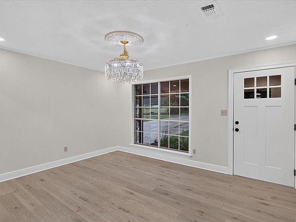 5th image of 484 Currie Rd