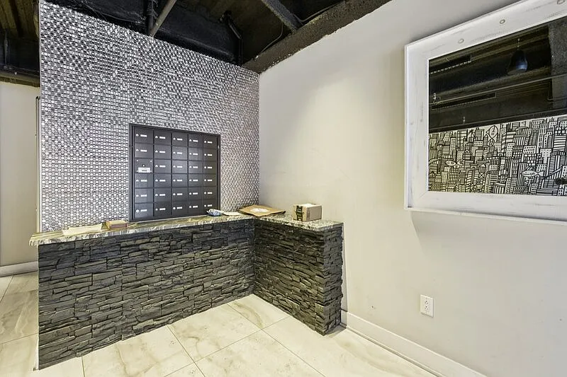 2 bed, 2.0 bath, 1137 sqft, $2,400 — Photo 2