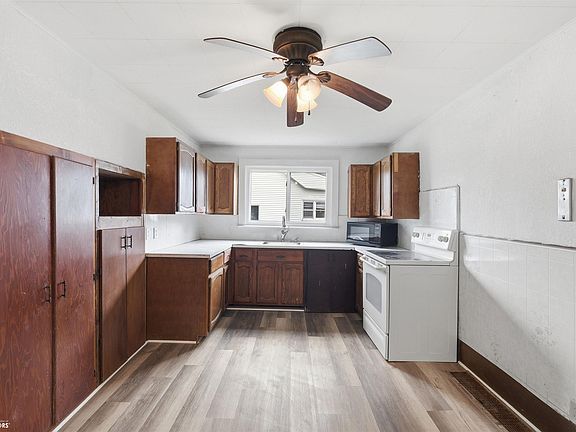 5th image of 304 E Dallas St