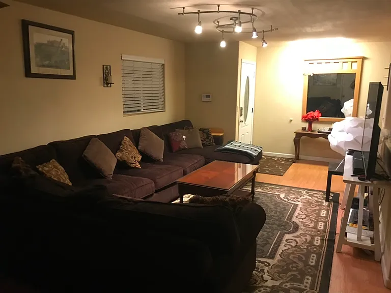 4512 Montgomery Dr — Photo 7