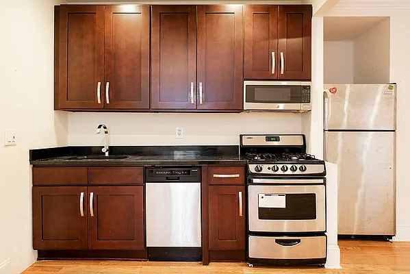 Rented by Compass | media 9