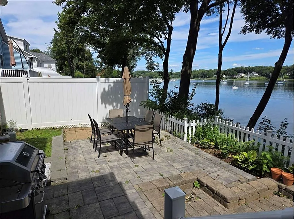 2 bed, 2.0 bath, 1404 sqft, $3,800 — Photo 1