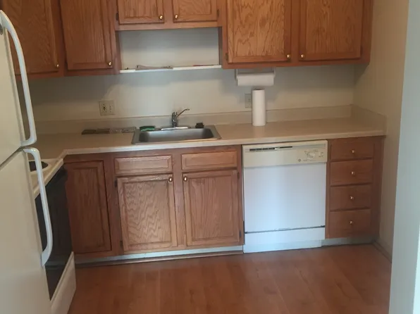 10373 Glenway Dr APT 203, Twinsburg, OH 44087