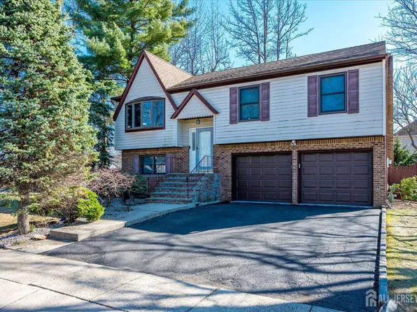 1 Sandalwood Dr, Edison, NJ 08820