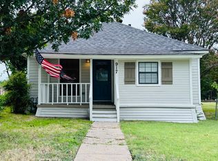 917 N Goliad St, Rockwall, TX 75087