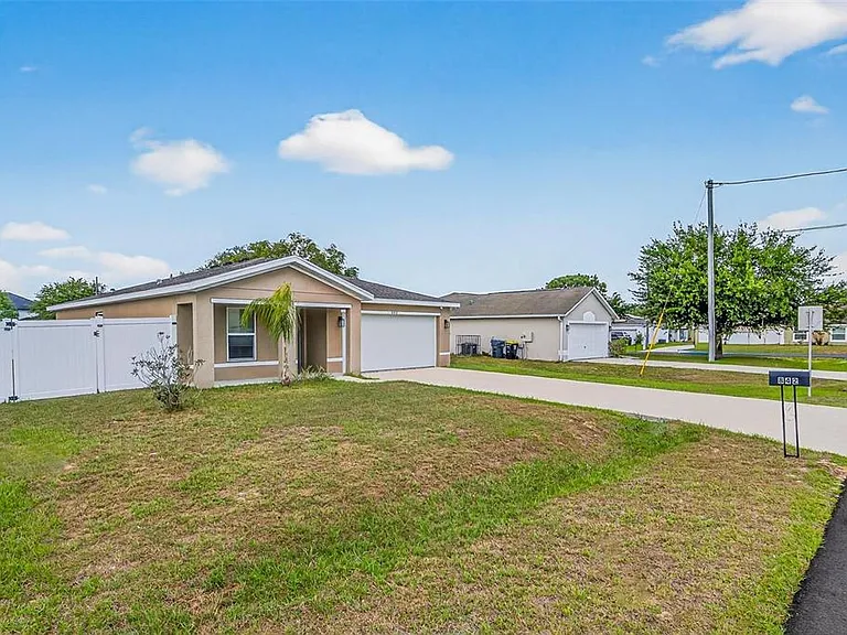 842 Gila Way — Photo 3