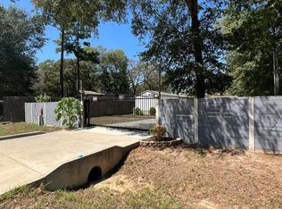 2149 Applewood Dr, Willis, TX 77378