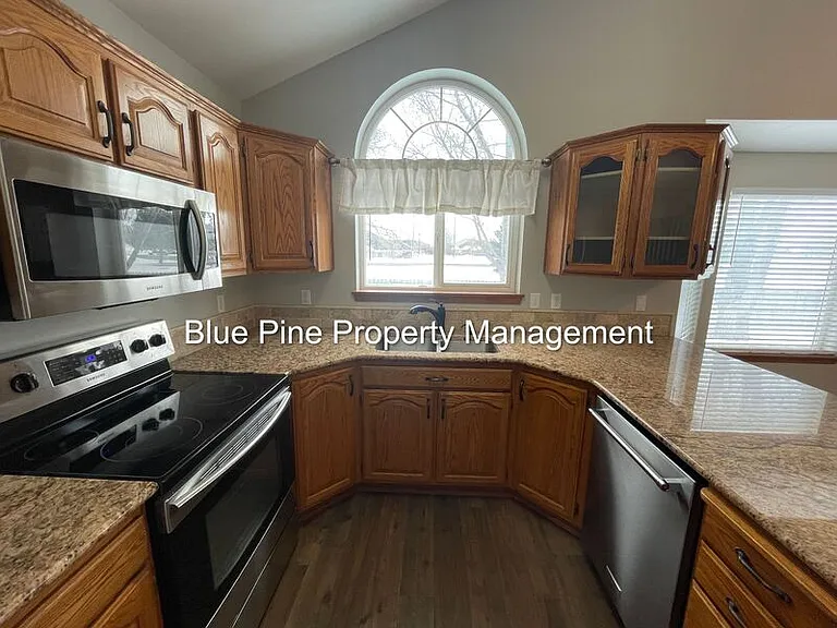 1455 Fox Ct — Photo 6