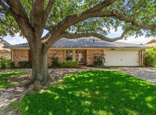 5725 Acapulco Dr, North Richland Hills, TX 76180
