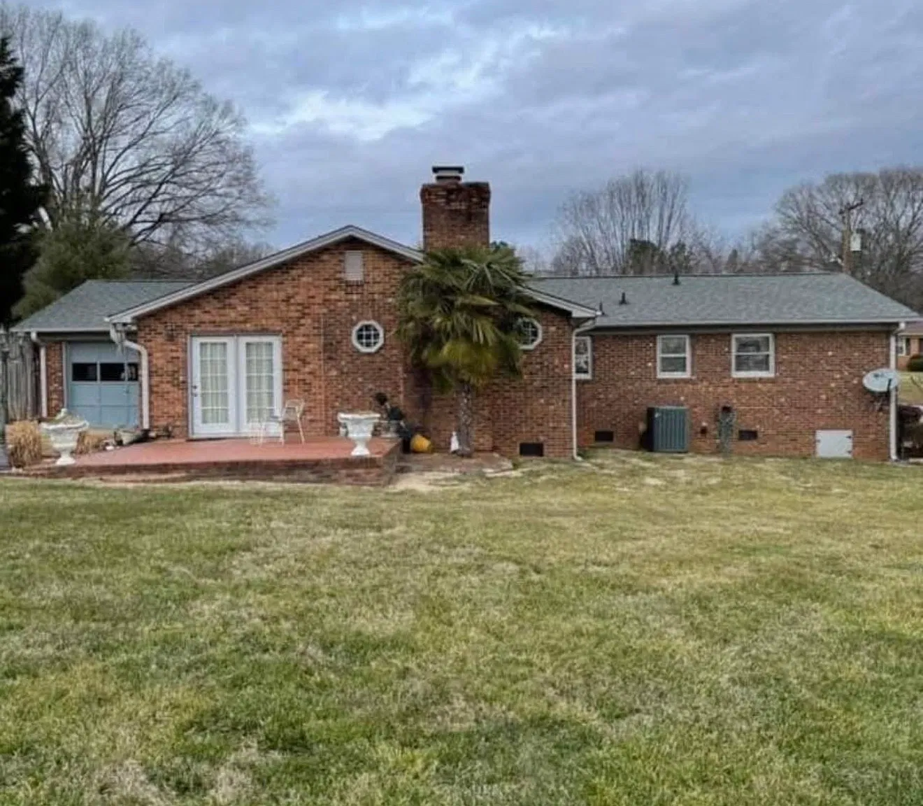 3 bed, 1.5 bath, 1660 sqft, $1,950 — Photo 2