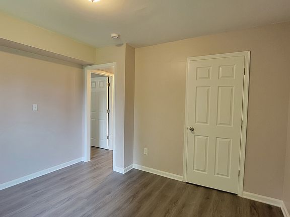 5th image of 4024 N Rogers Ave #C
