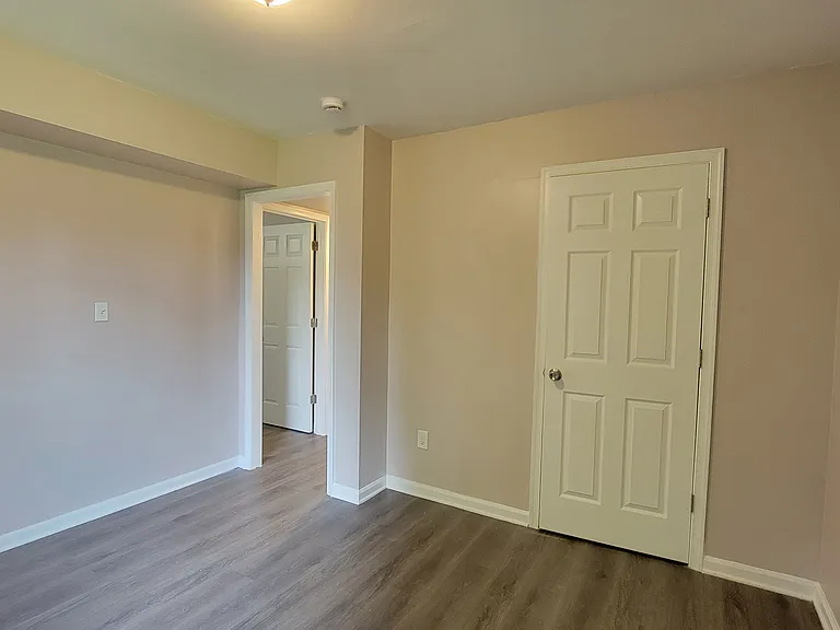 4024 N Rogers Ave #C — Photo 5