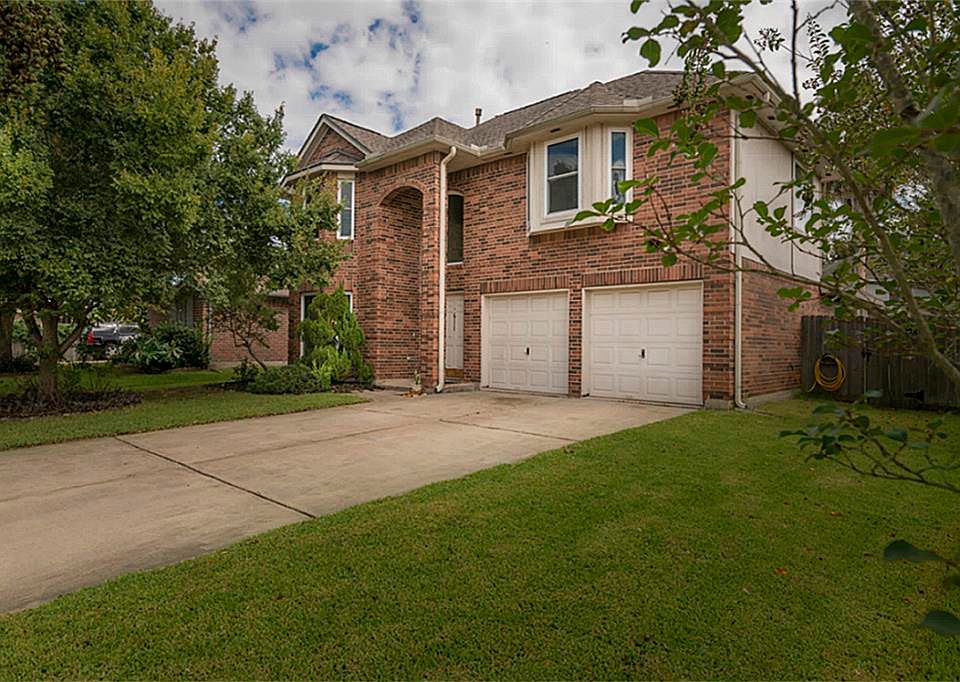 1st image of 611 Oak Briar Dr