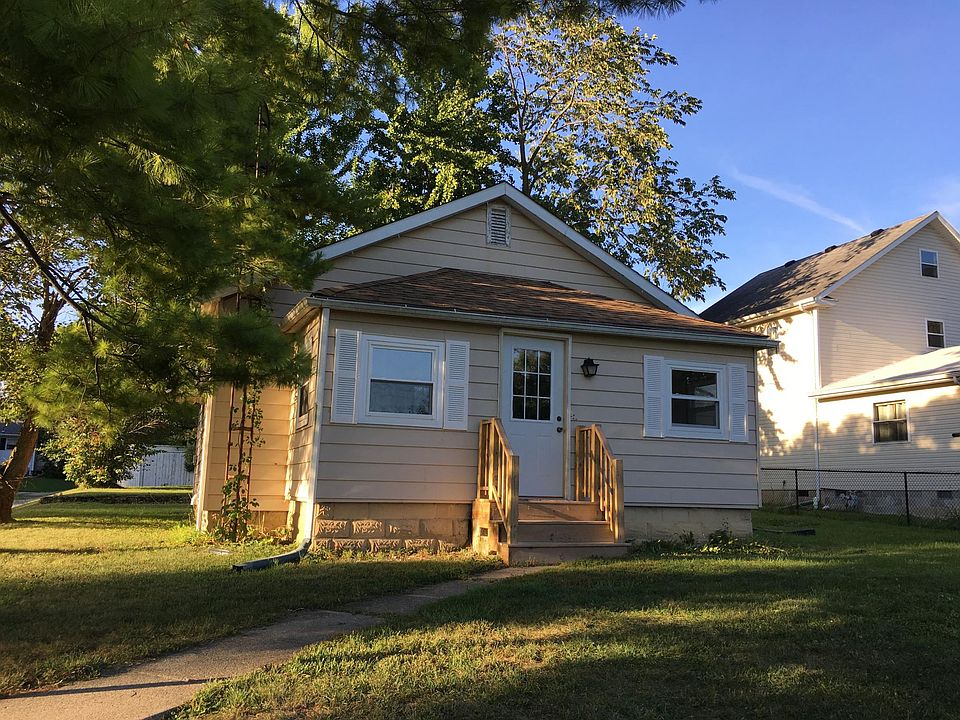 1st image of 600 E College Ave