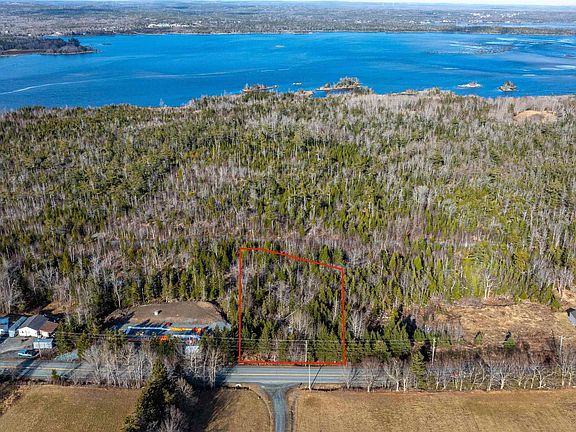 3rd image of 466 Bissett Rd