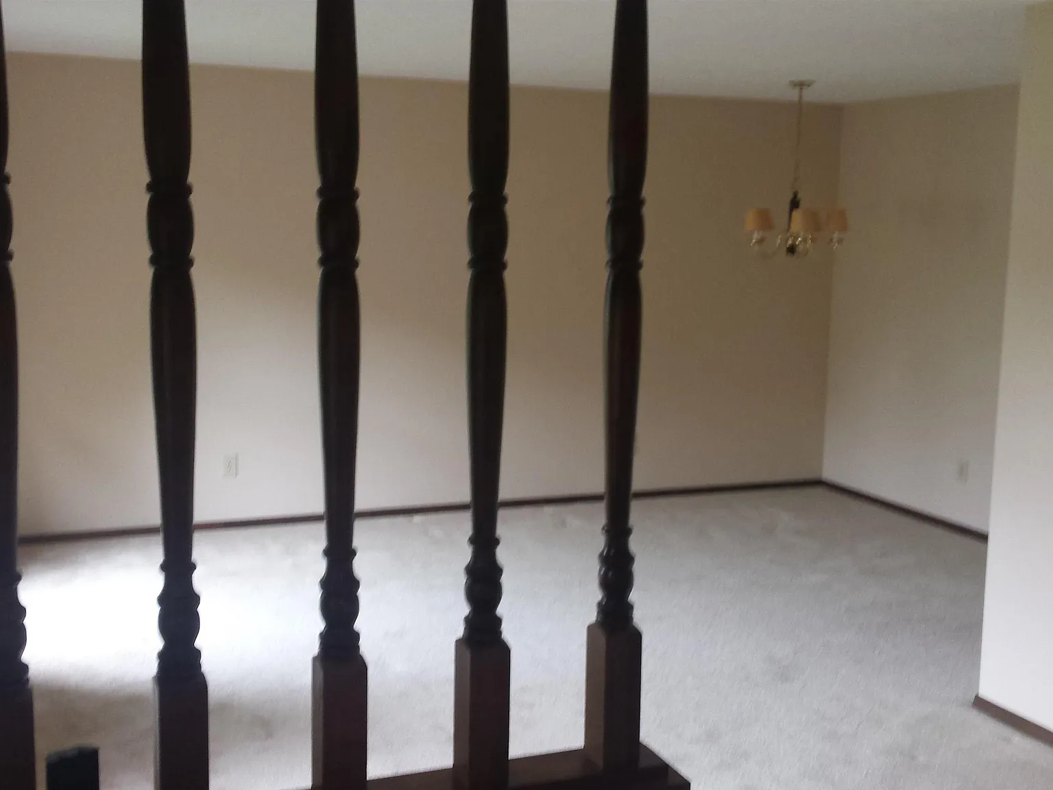 3 bed, 2.0 bath, 1410 sqft, $2,100 — Photo 2