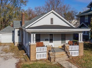 814 E Monroe St, Bloomington, IL