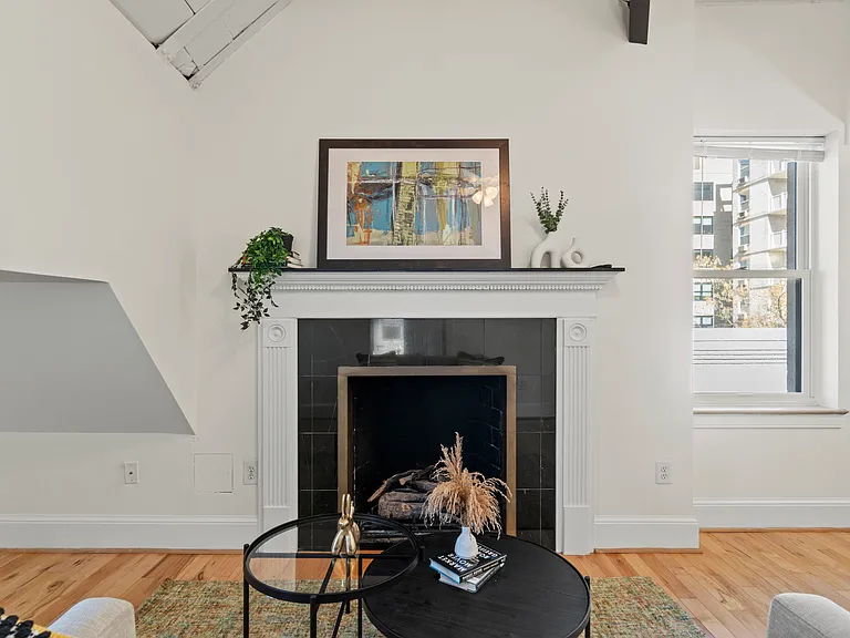 Warder Mansion — Photo 17