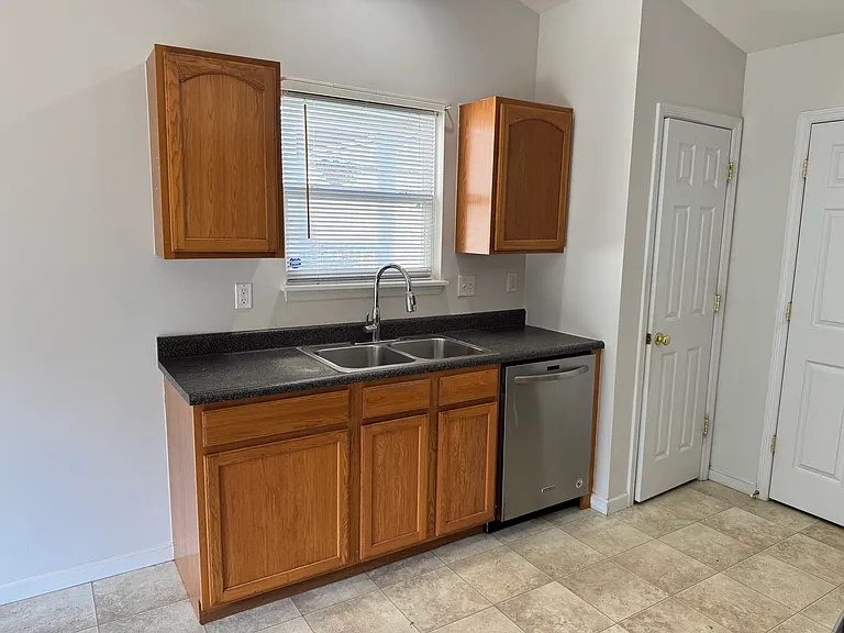 807 Sunflower Mnr — Photo 10