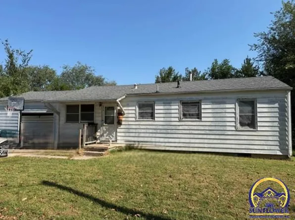 1710 Lockhart Ln, Osawatomie, KS 66064