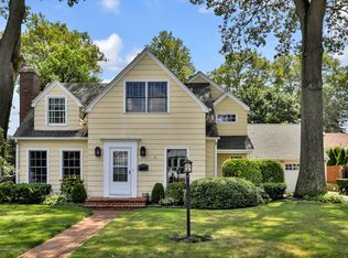 20 Rosalie Ave, Rumson, NJ 07760