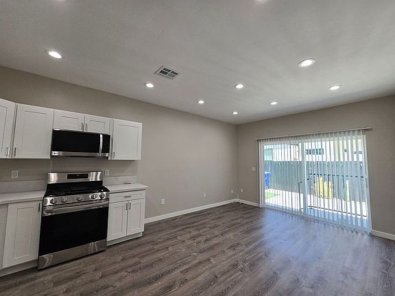 4th image of 5305 Hewlett Dr