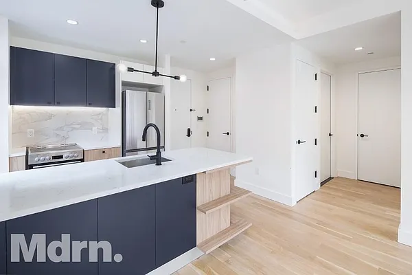 Rented by Mdrn Residential | media 30