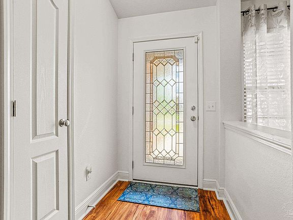 3rd image of 6161 Autumn Pines Cir
