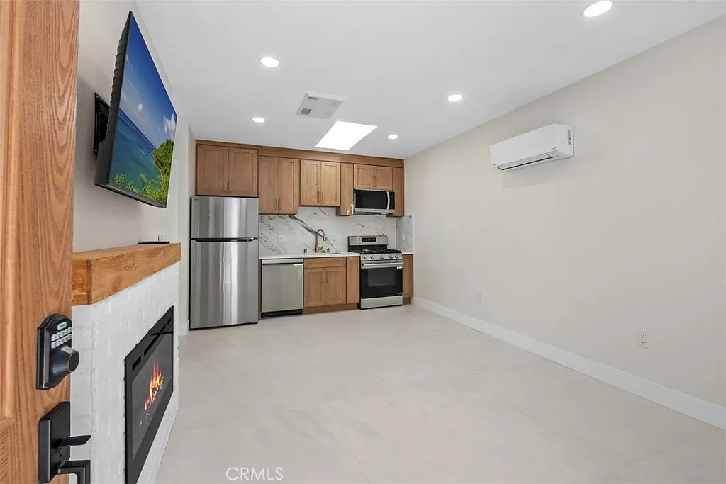 1 bed, 457 sqft, $3,000 — Photo 3