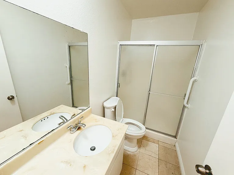 240 W Verdugo Ave #P — Photo 18