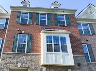 2856 Ridington Rd, Ann Arbor, MI 48105