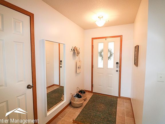 3rd image of 416 Stone Grove Dr