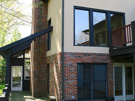 3rd image of 500 Mellen Ave