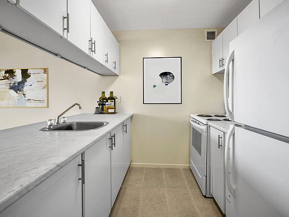 5th image of 2025 Othello Ave #35-401