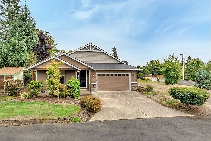 376 Forest Pl