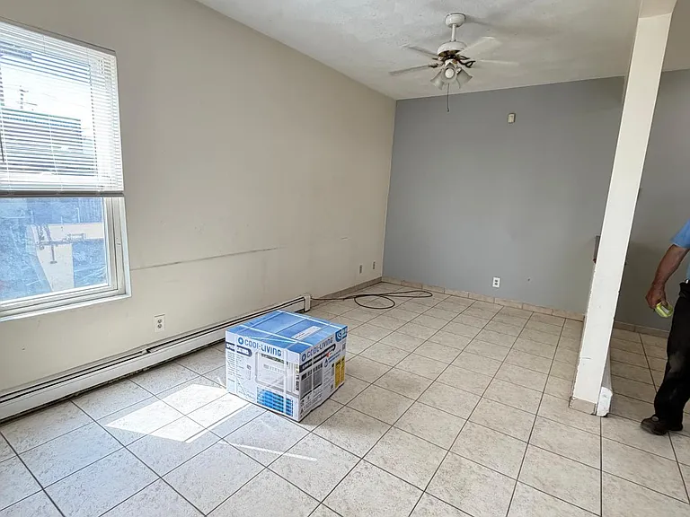30 Courtland St #1 — Photo 5
