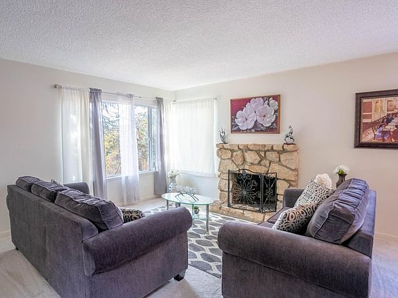 4th image of 106 Evergreen Way