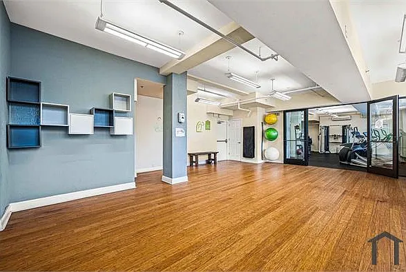 345-357 W Johnson St #W101 — Photo 9