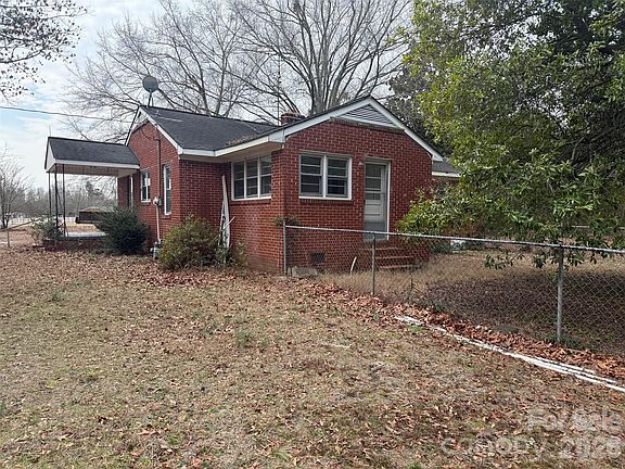 3rd image of 292 Youngs Bend Rd