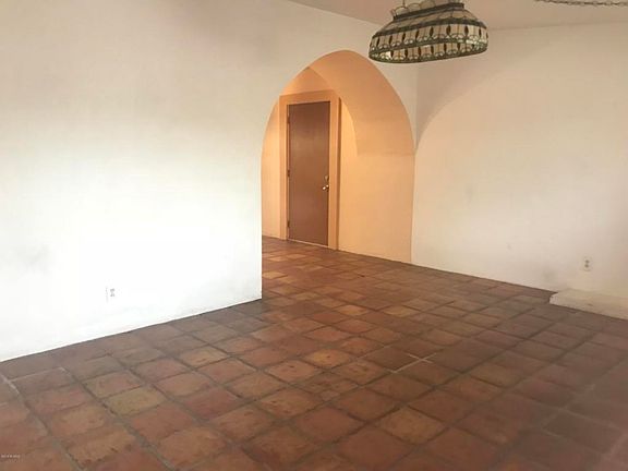 3rd image of 640 N Avenida De Suenos