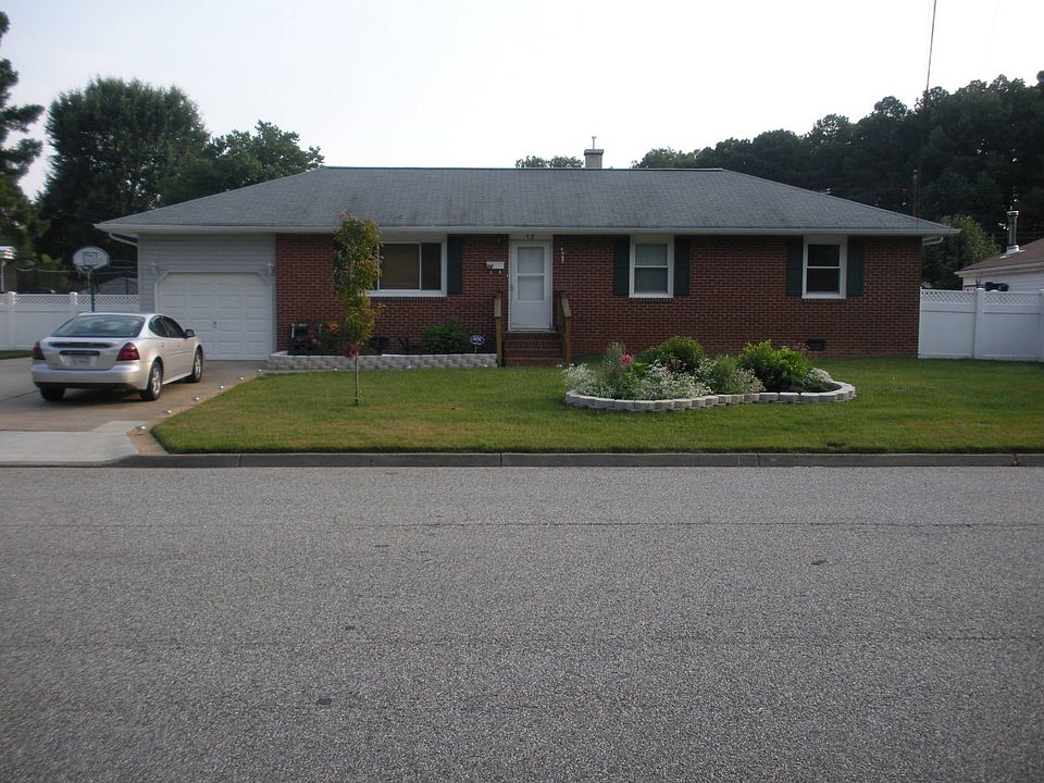 1st image of 17 Buchanan Dr