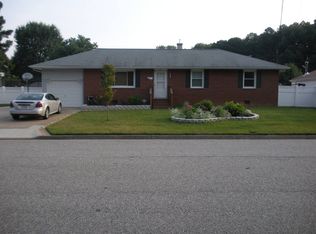 17 Buchanan Dr, Newport News, VA 23608