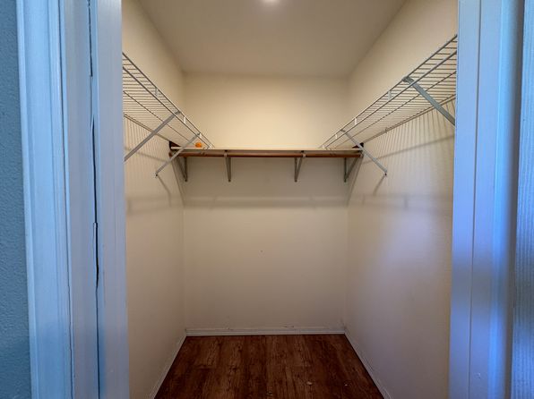 241 Quadrant St