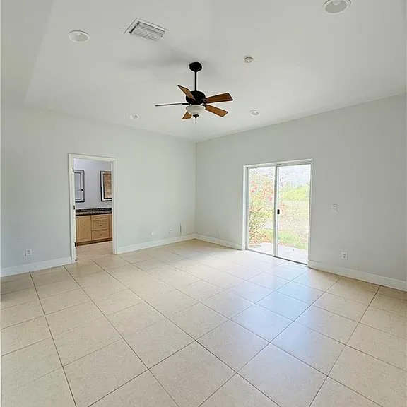 3465 Everglades Blvd N — Photo 21