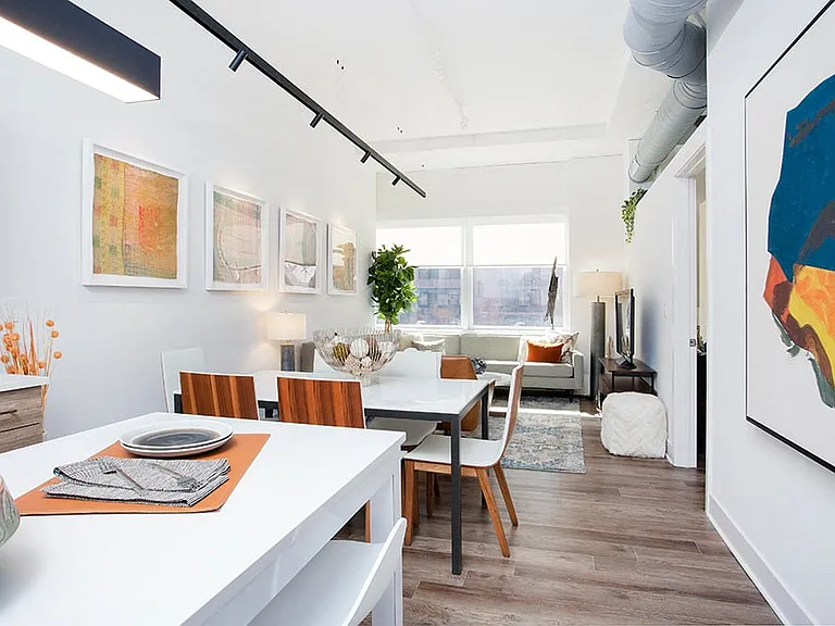 Open Space Living in Model 307