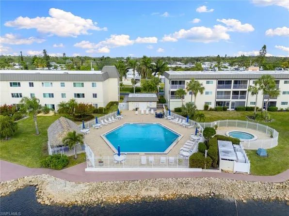 1004 Manatee RD #H101, NAPLES, FL 34114