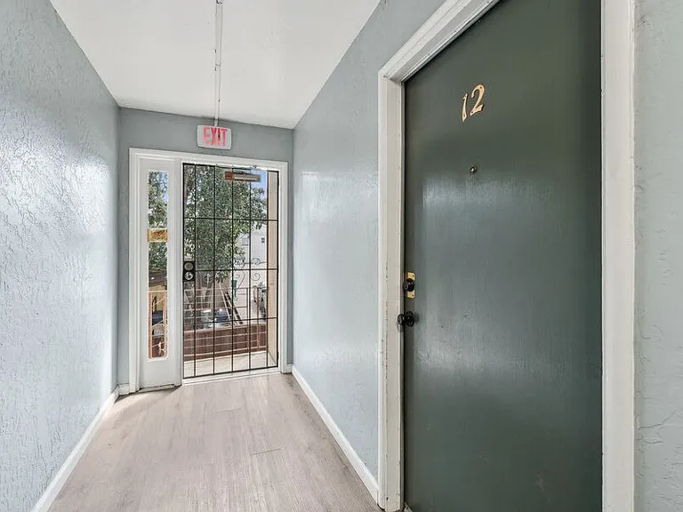 22555 Linden St #12 — Photo 38