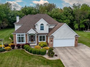 140 Springbrook Dr, Fremont, OH 43420