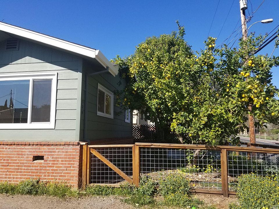 1st image of 529 University St #A